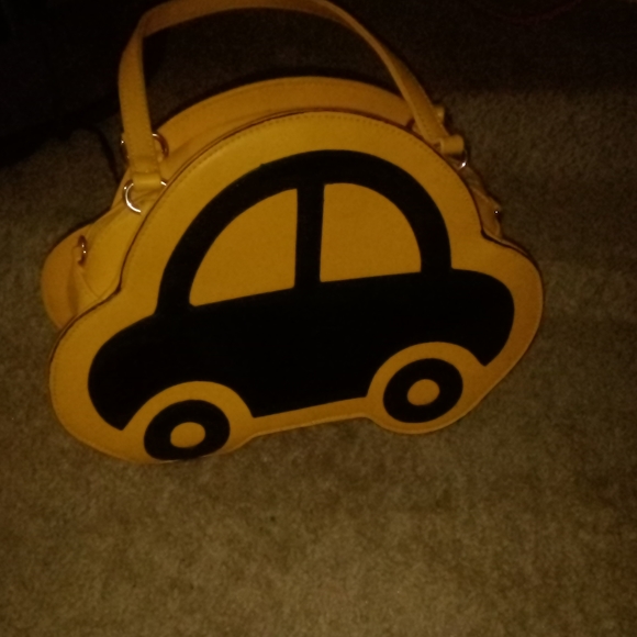 Car perse - Picture 2 of 3